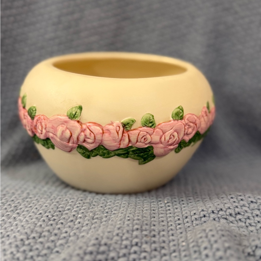 Charming vintage FTD Cream and Pink Ceramic Vase house